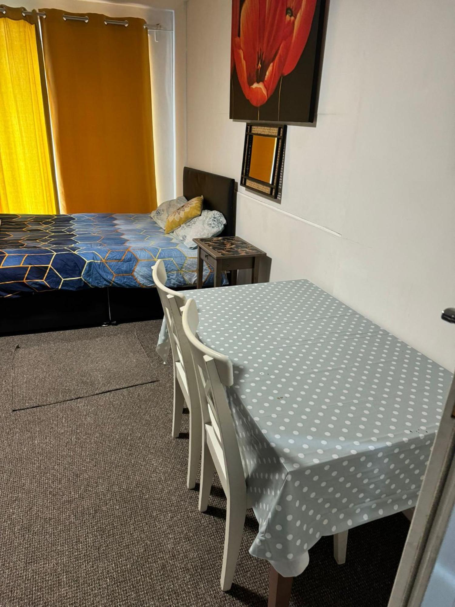 Gatwick Star Night Stay - Gatwick 크롤리 외부 사진
